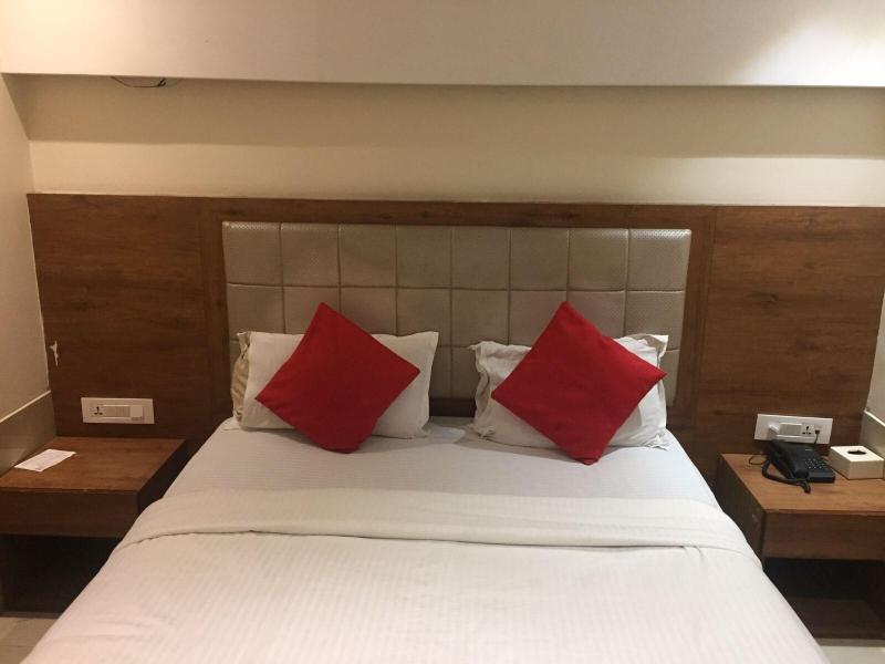 Hotel Regal Inn image