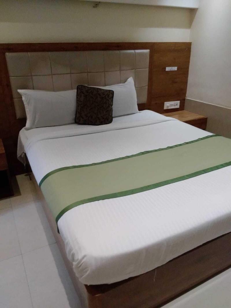 Hotel Regal Inn image