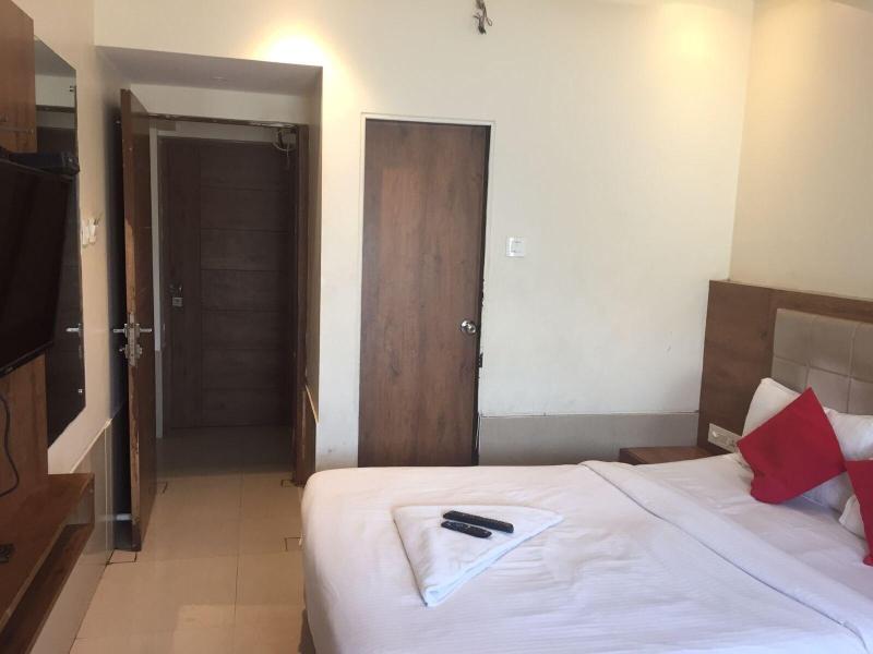 Hotel Regal Inn image