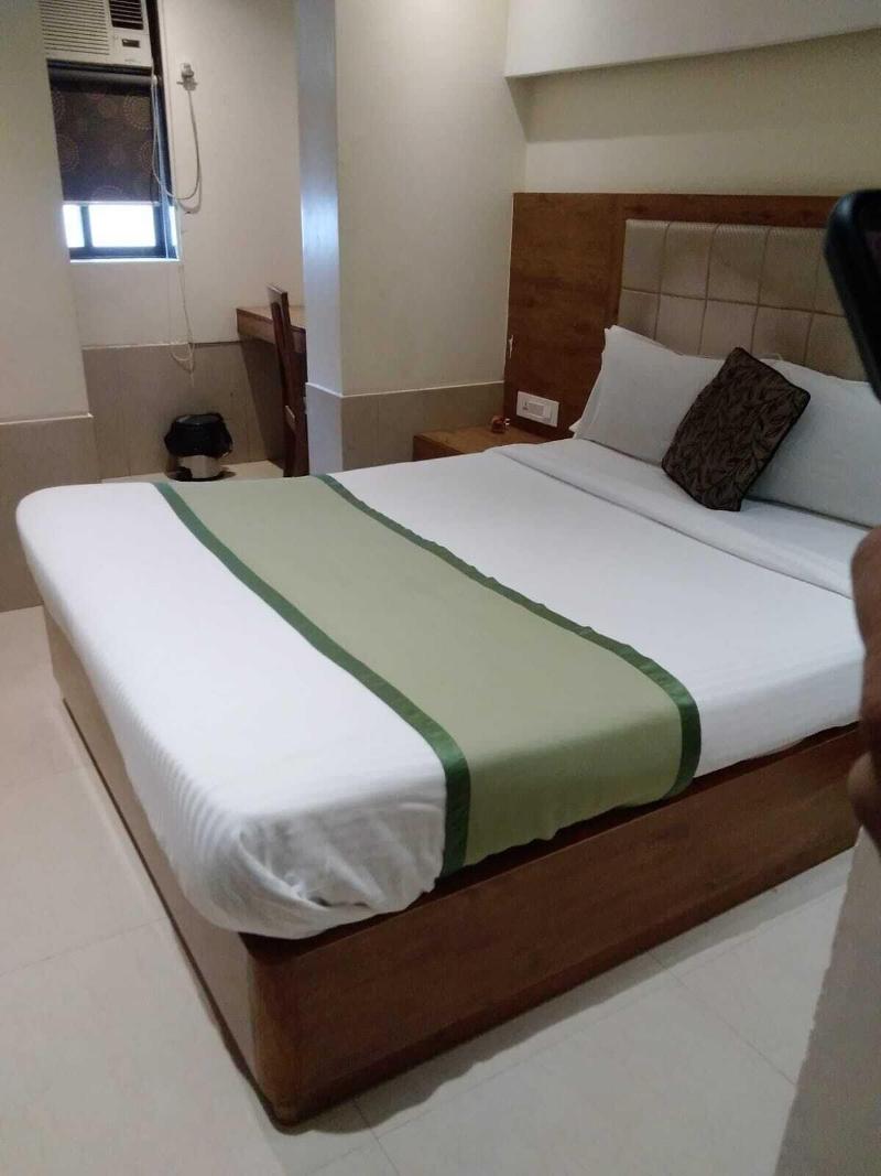 Hotel Regal Inn image
