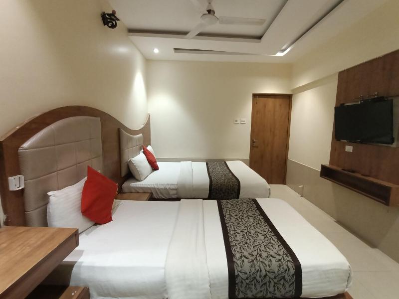 Hotel Regal Inn image