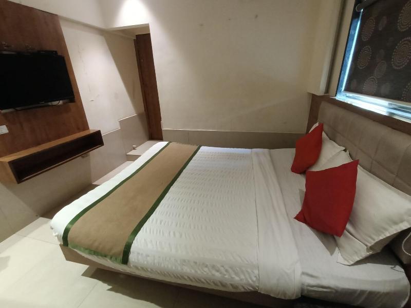 Hotel Regal Inn image