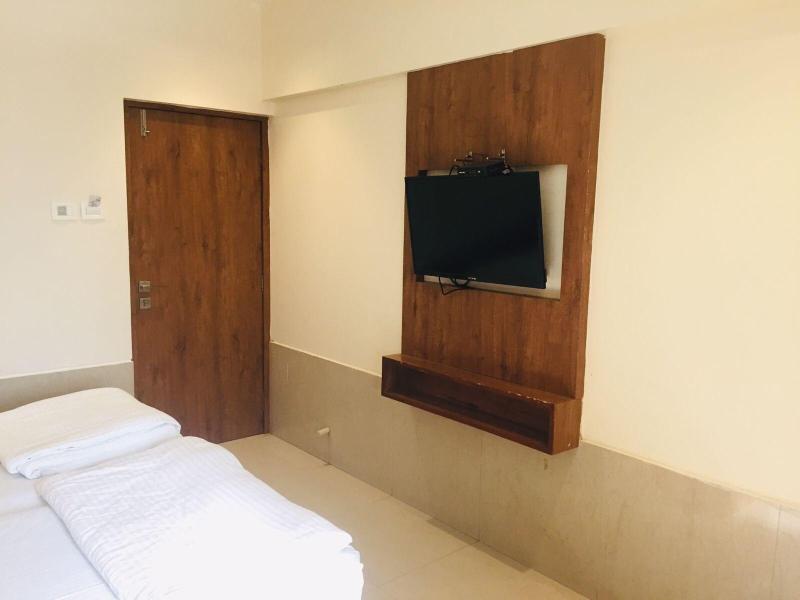 Hotel Regal Inn image