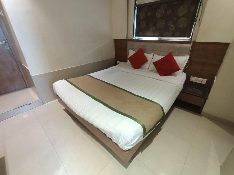 Hotel Regal Inn image