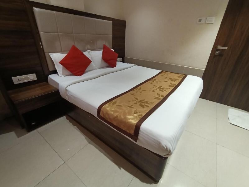 Hotel Regal Inn image