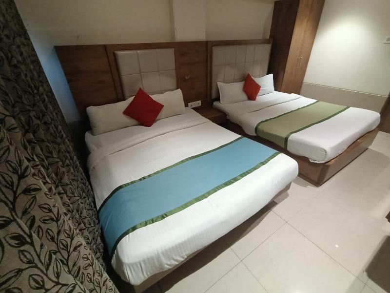 Hotel Regal Inn image