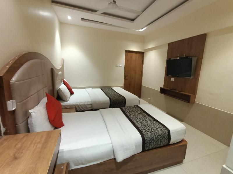 Hotel Regal Inn image