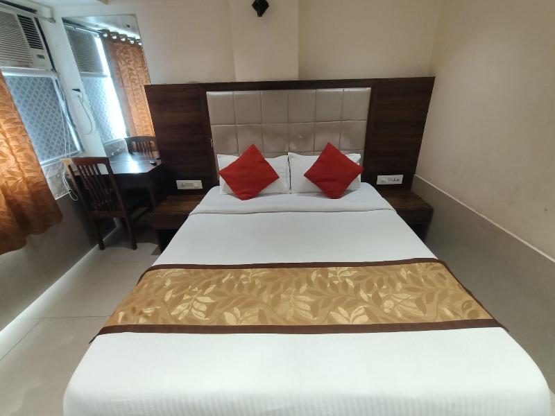 Hotel Regal Inn image