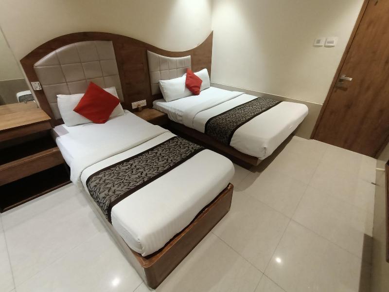 Hotel Regal Inn image