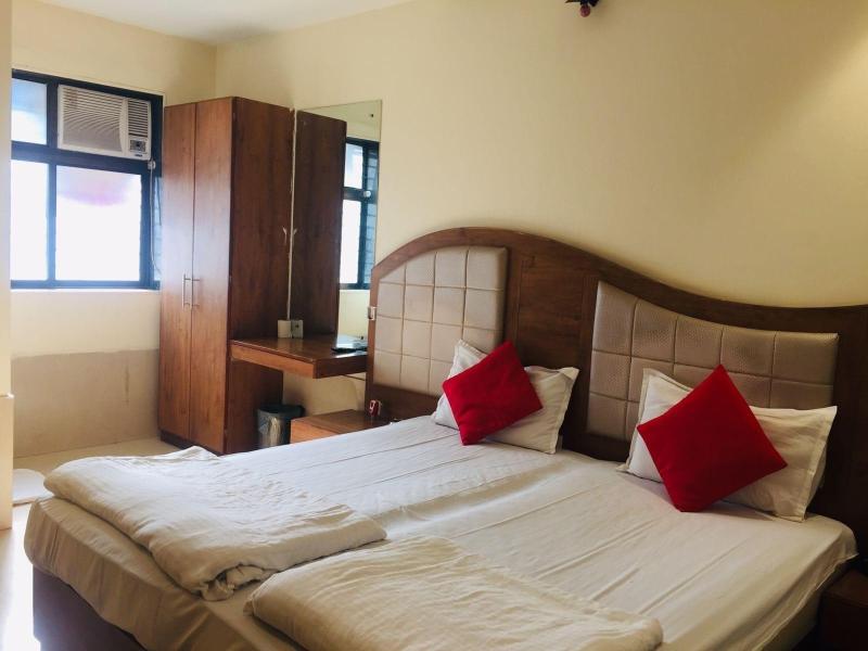 Hotel Regal Inn image