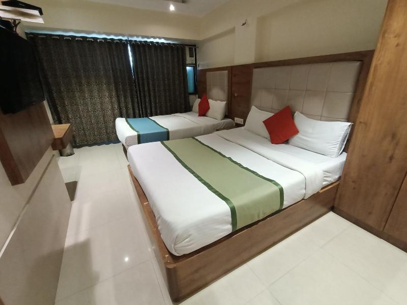 Hotel Regal Inn image