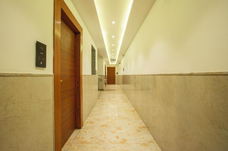Hotel Arch Suites image