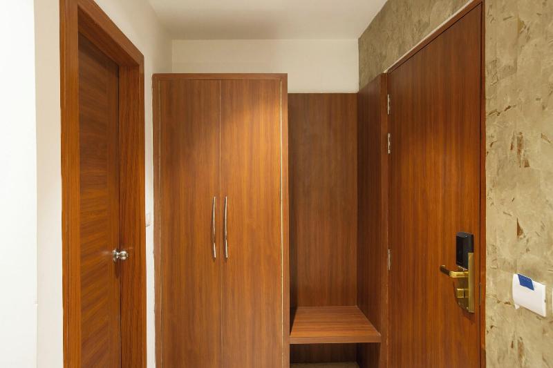Hotel Arch Suites image