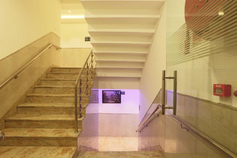 Hotel Arch Suites image