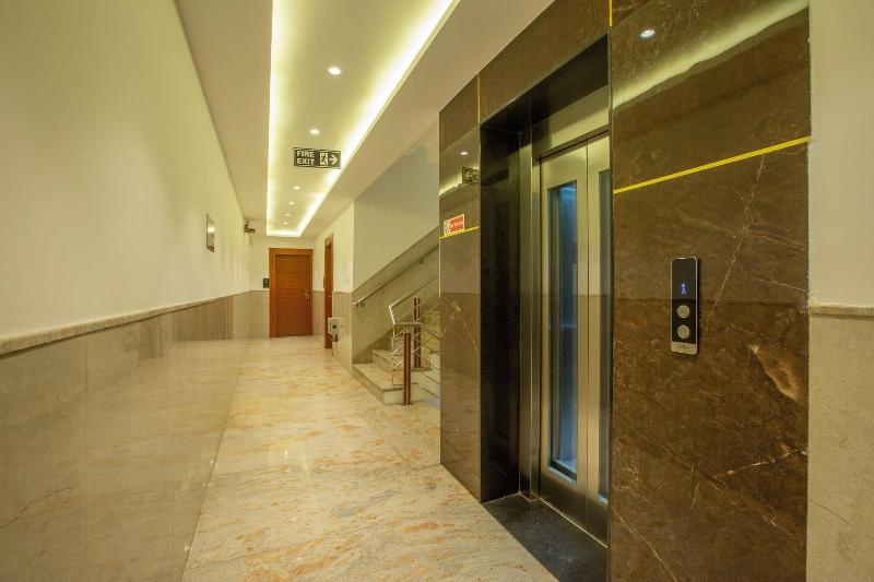 Hotel Arch Suites image