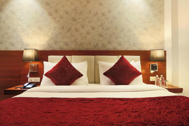Hotel Arch Suites image