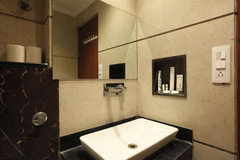 Hotel Arch Suites image