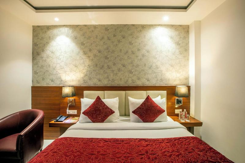Hotel Arch Suites image