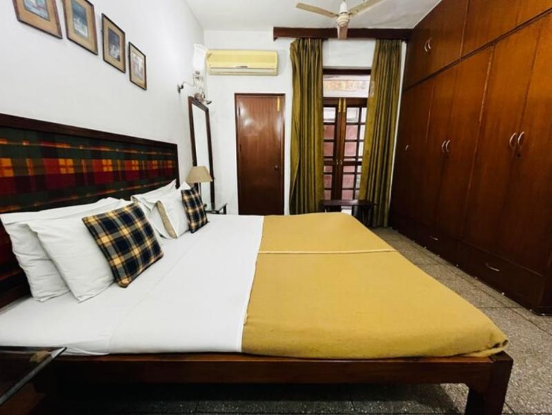 Royal Residency Hotel image 1