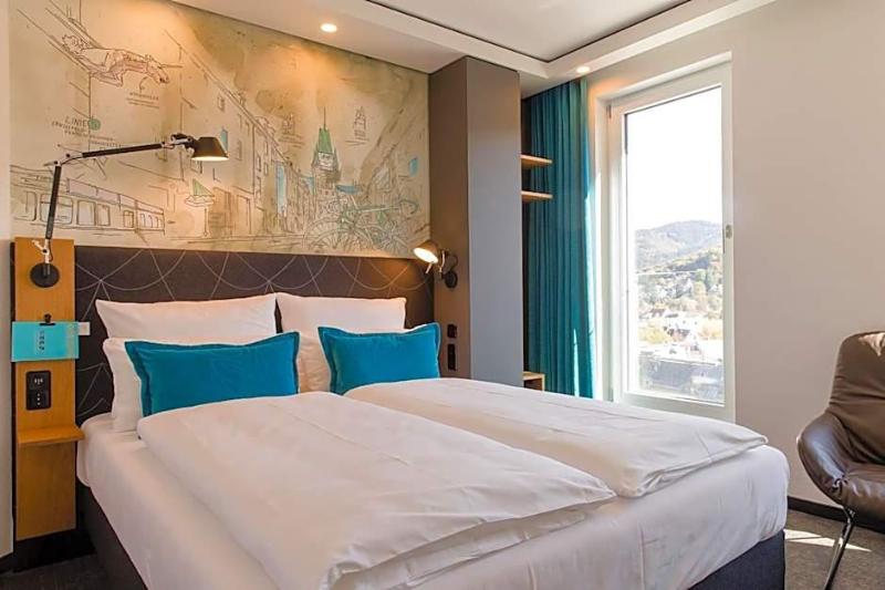 Motel One Freiburg image