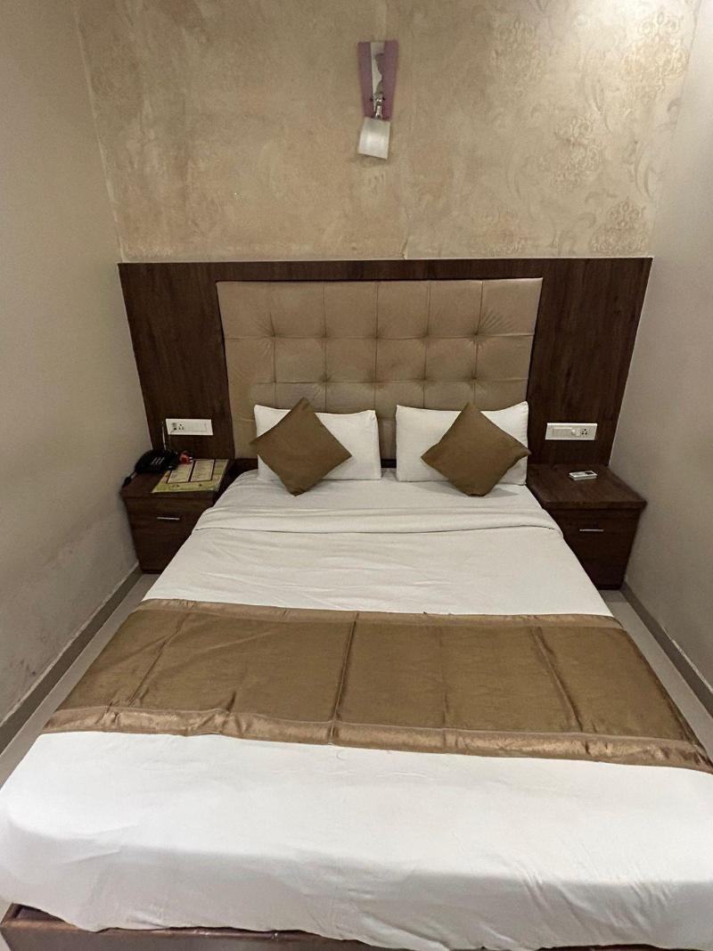 Hotel Bkc Mannat image