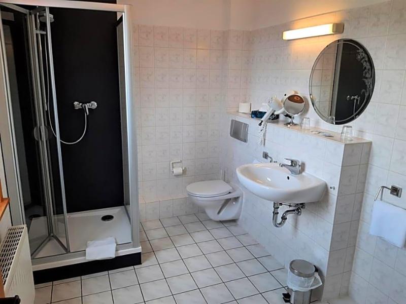 Landhotel Gemeindeschv Nke image
