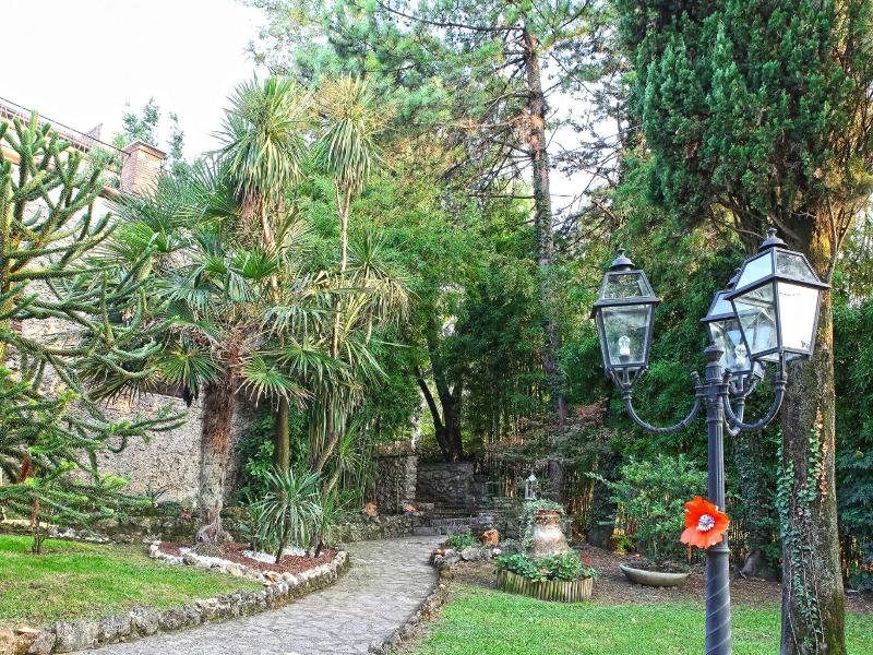Tenuta Del Massimo Feudo image