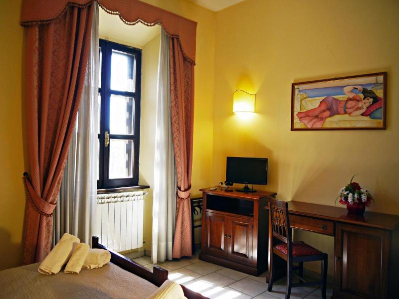 Tenuta Del Massimo Feudo image
