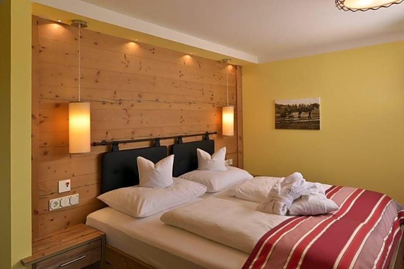 Hotel Johanneshof image