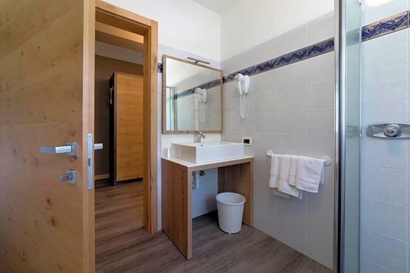 Hotel Ristorante Baita Dovich image