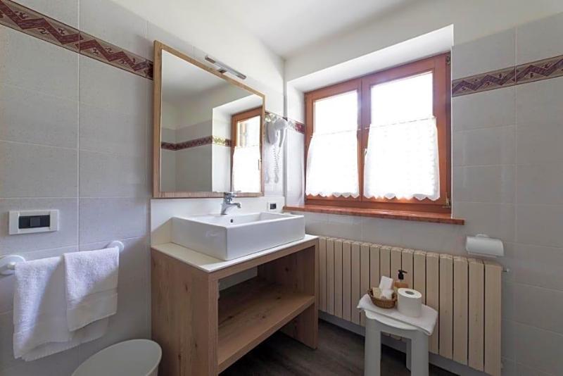 Hotel Ristorante Baita Dovich image