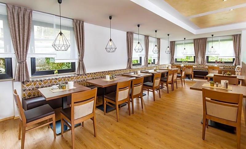 Hotel Schwan image