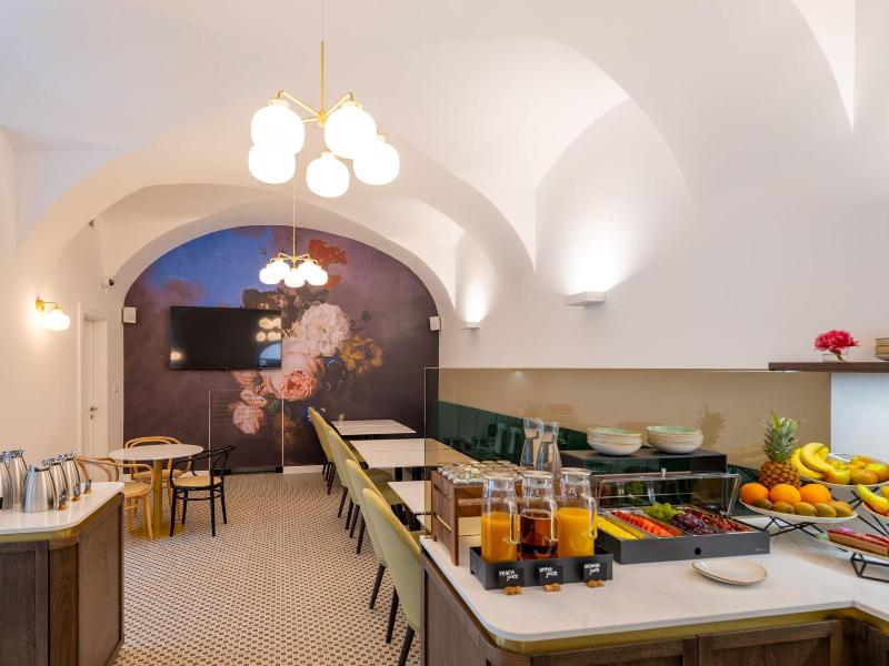 Hotel Heritage image