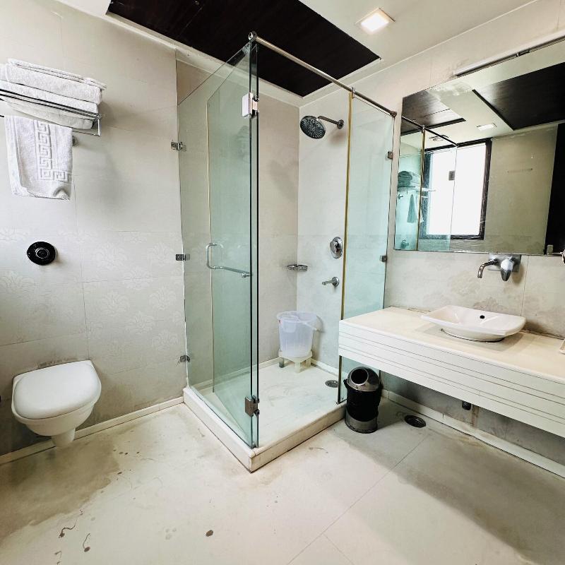 Hotel Lavish In Rajouri Garden image