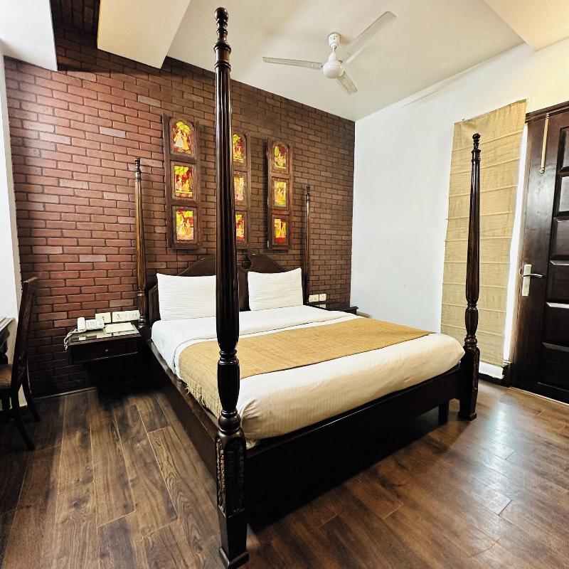 Hotel Lavish In Rajouri Garden image