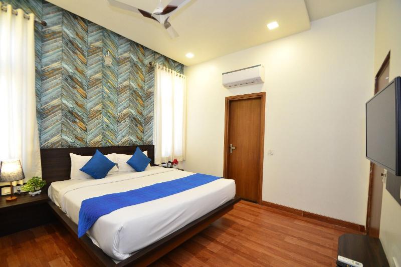 Hotel Sapphire World image