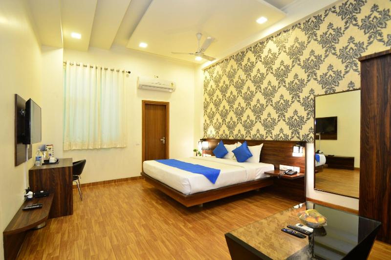 Hotel Sapphire World image