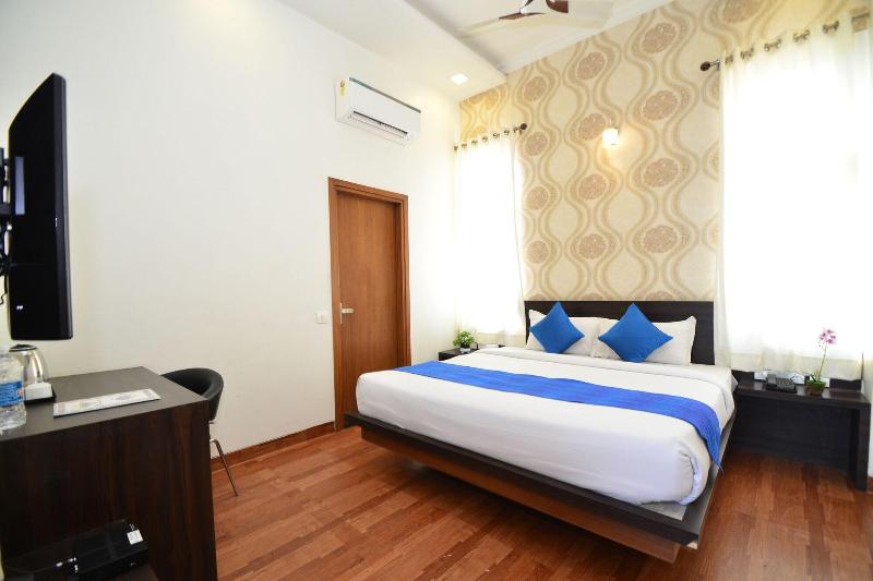 Hotel Sapphire World image