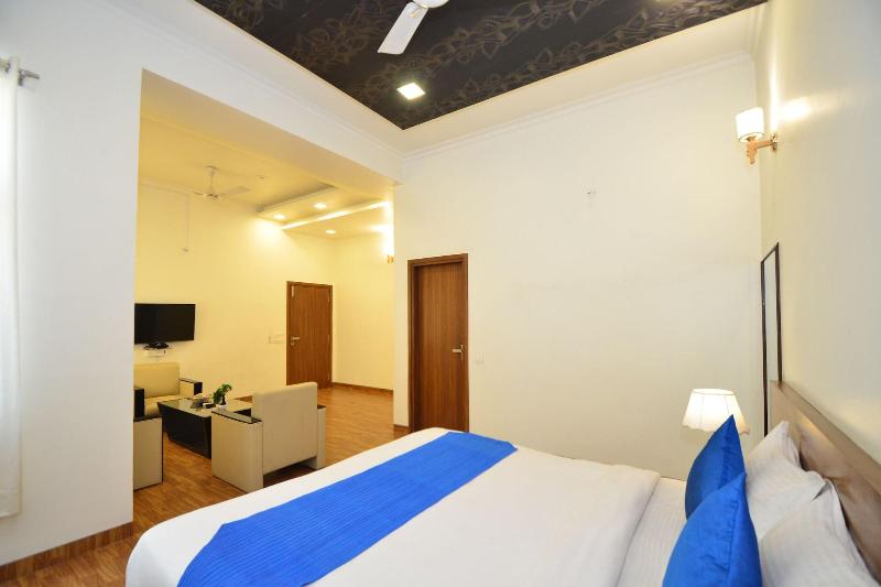 Hotel Sapphire World image