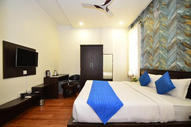 Hotel Sapphire World image