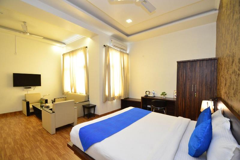 Hotel Sapphire World image