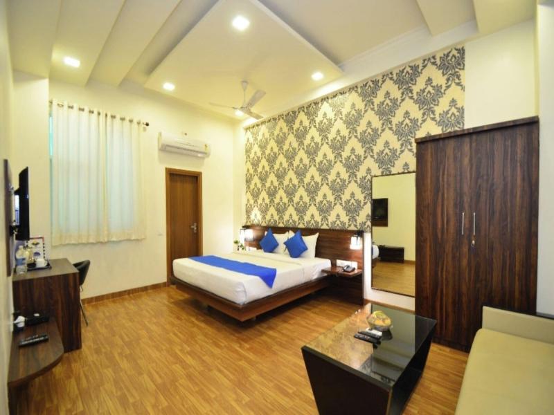 Hotel Sapphire World image