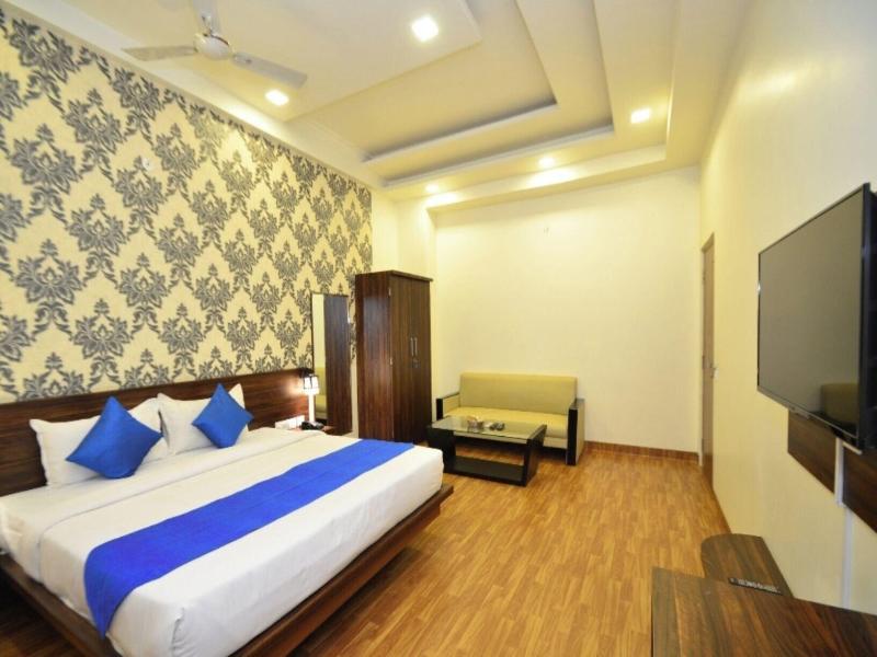Hotel Sapphire World image
