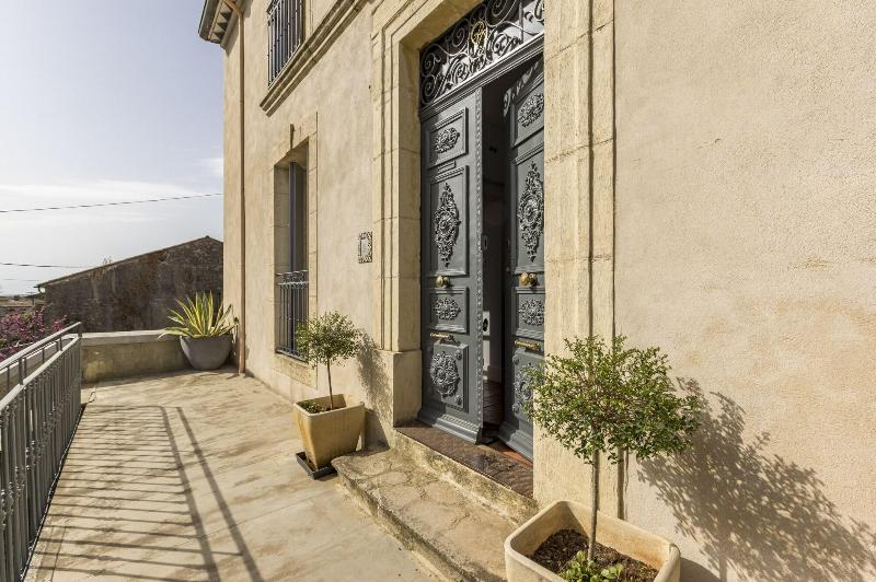 Maison Dix image