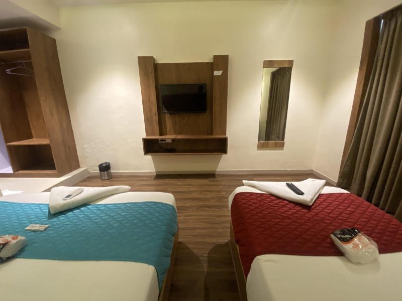 Hotel Bkc Inn Near Trade Centre Visa Consulate image