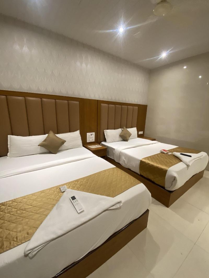 Hotel Bkc Inn Near Trade Centre Visa Consulate image