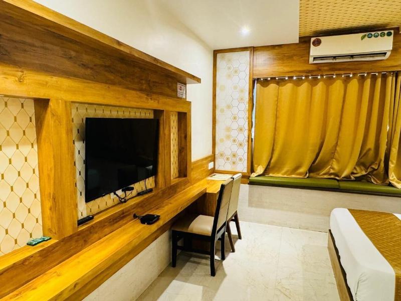 Hotel Bkc Inn Near Trade Centre Visa Consulate image