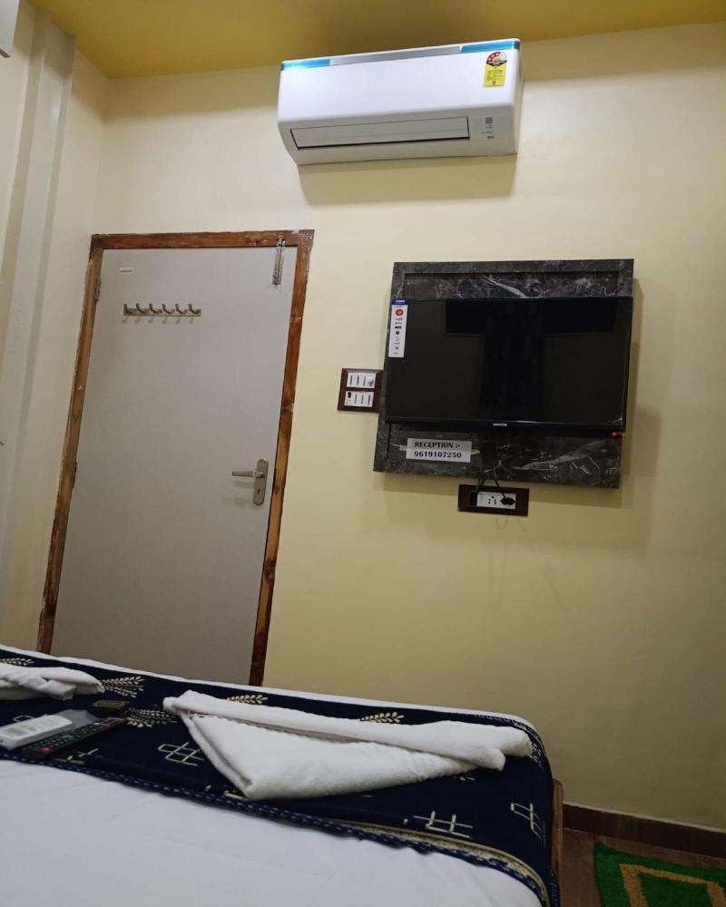 Tanvi Guest House Marol image
