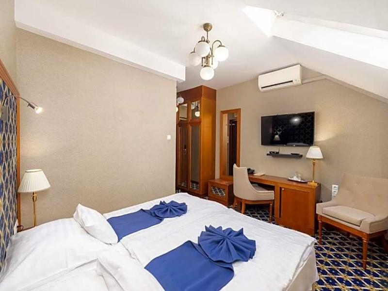 Central Hotel Es Etterem image 1