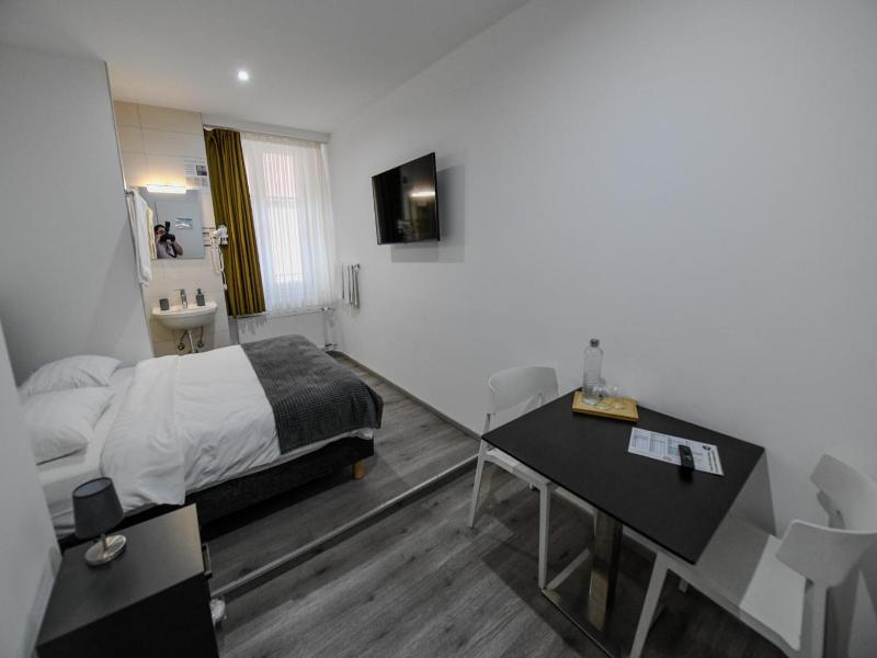 Hotel De France image